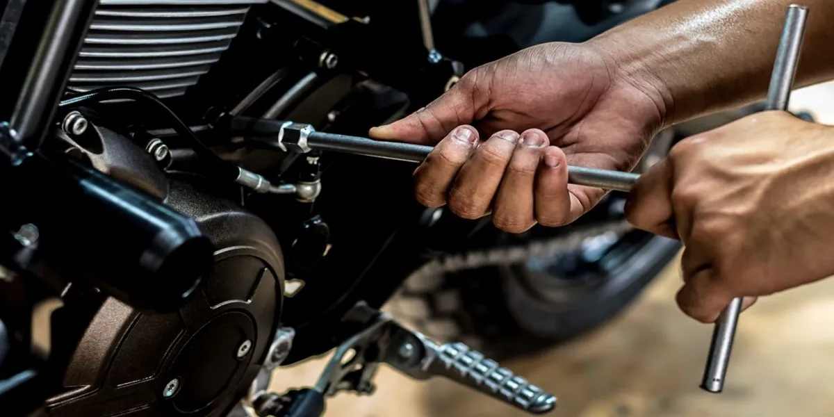 دلایل خفه کردن موتورسیکلت را بدانیم.