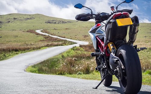 چگونگی روشن کردن موتورسیکلت استارتی با باتری خالی