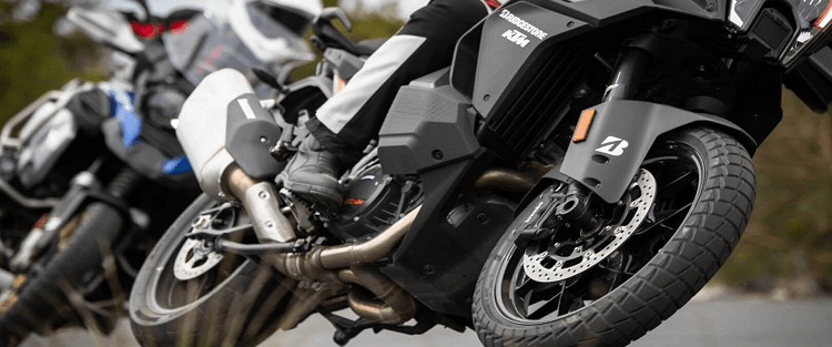 تعویض لاستیک موتورسیکلت