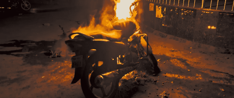 آتش گرفتن موتورسیکلت