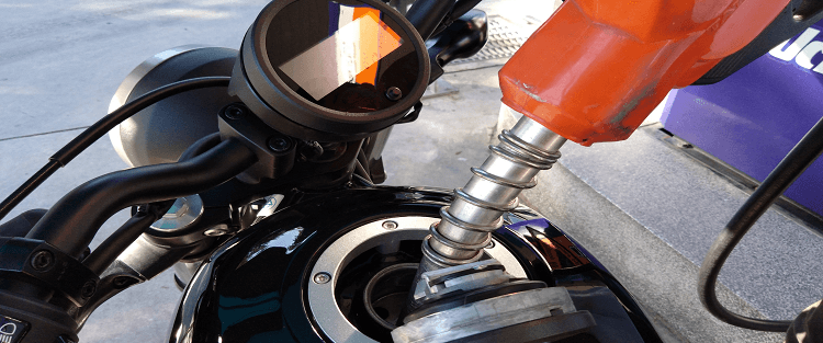 خالی شدن بنزین موتورسیکلت